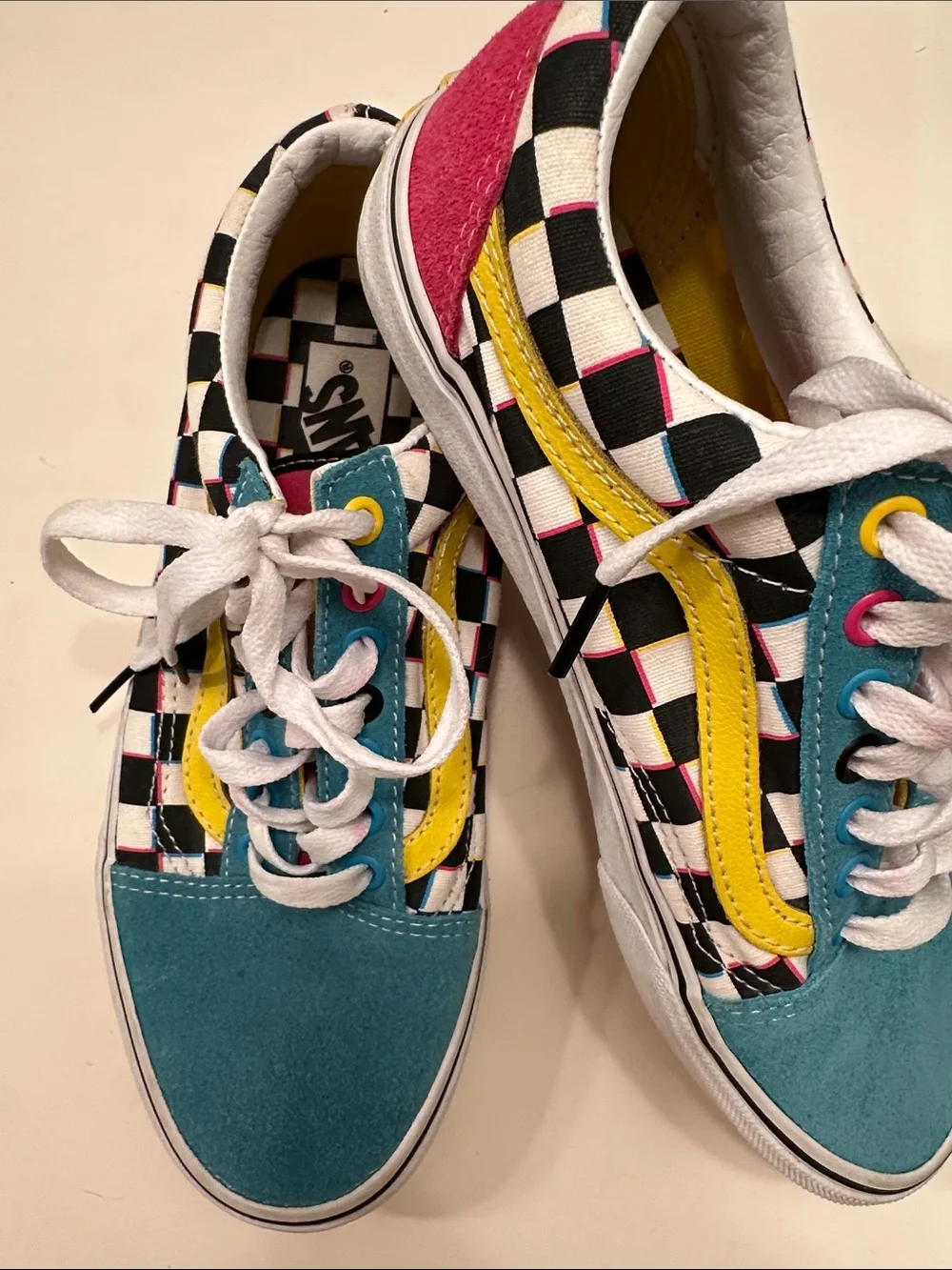 Vans Unisex US Mens 7 Women’s 8.5 Checkerboard Sneakers w/Teal, Yellow,Pink Blac